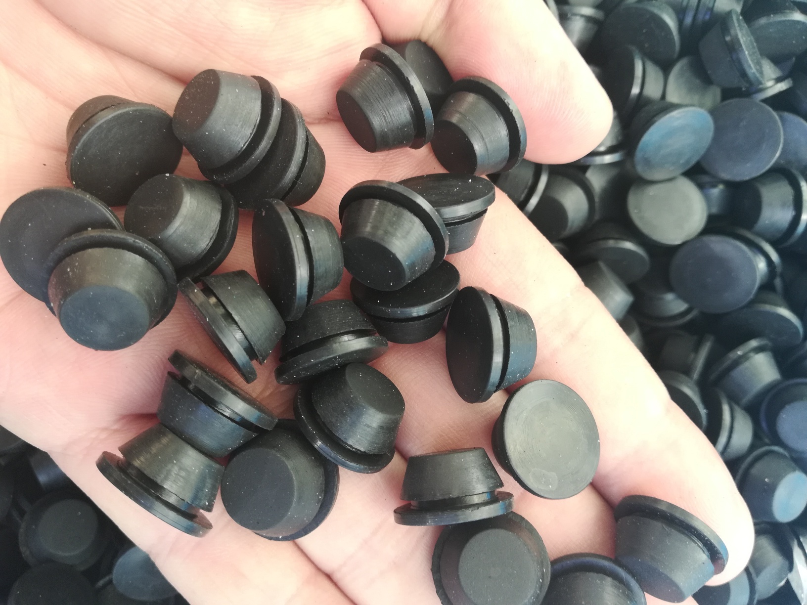 冷冻修毛刺13095929119